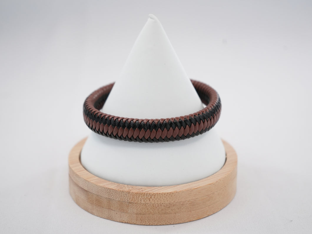 Unique Leather Bracelets: Artisanal Craft, Best Gift