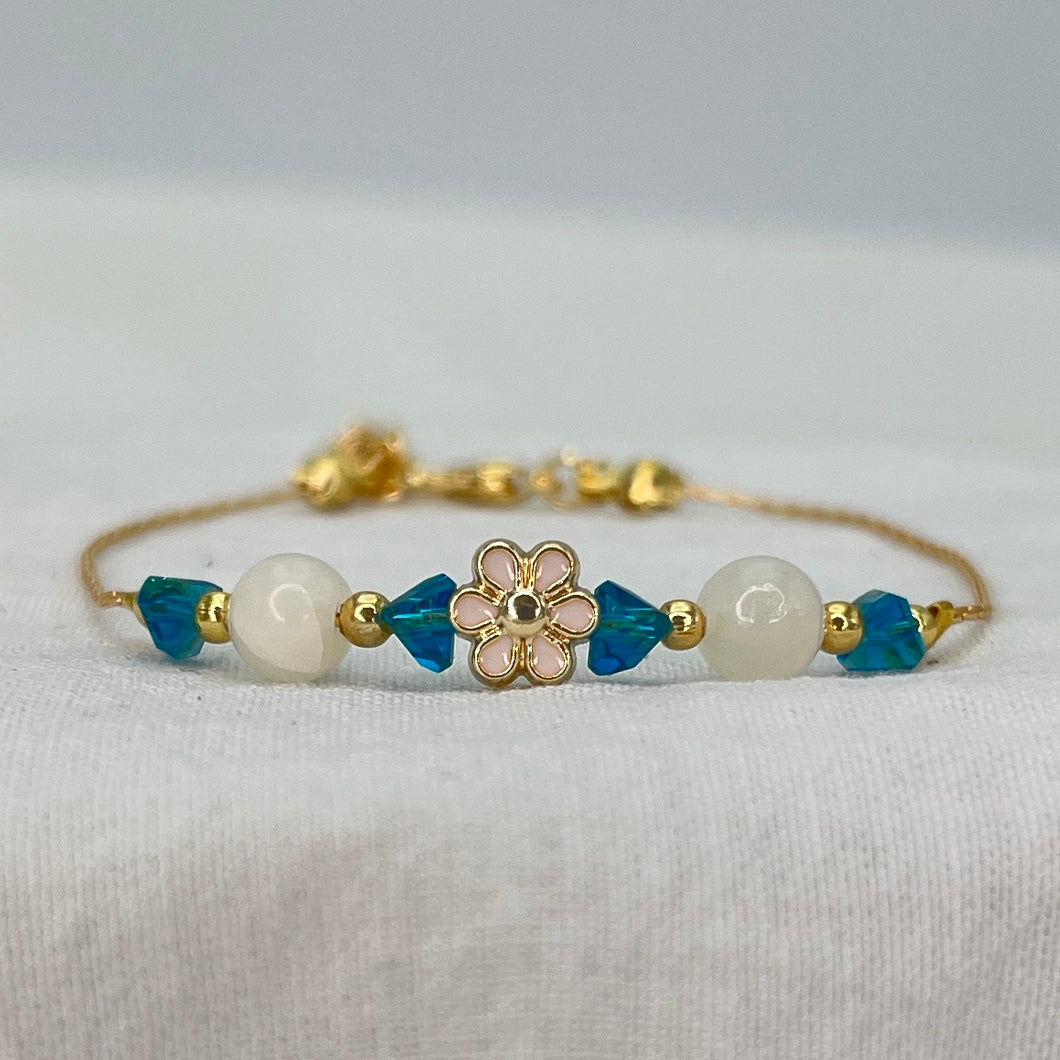 Lux Crystal Flower Bracelet – Timeless and Chic, Daisy